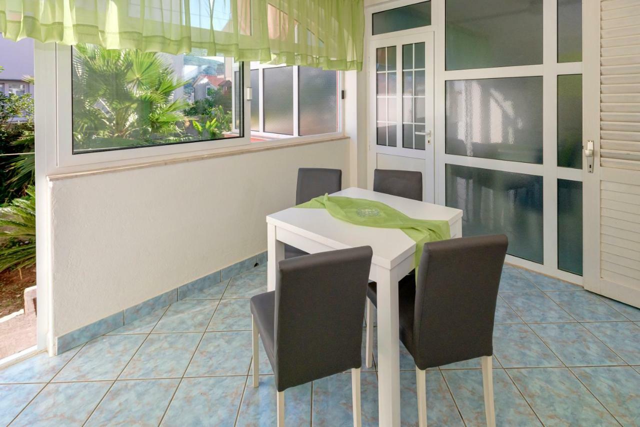 Apartments Ana Buratovic Stari Grad  Exterior photo